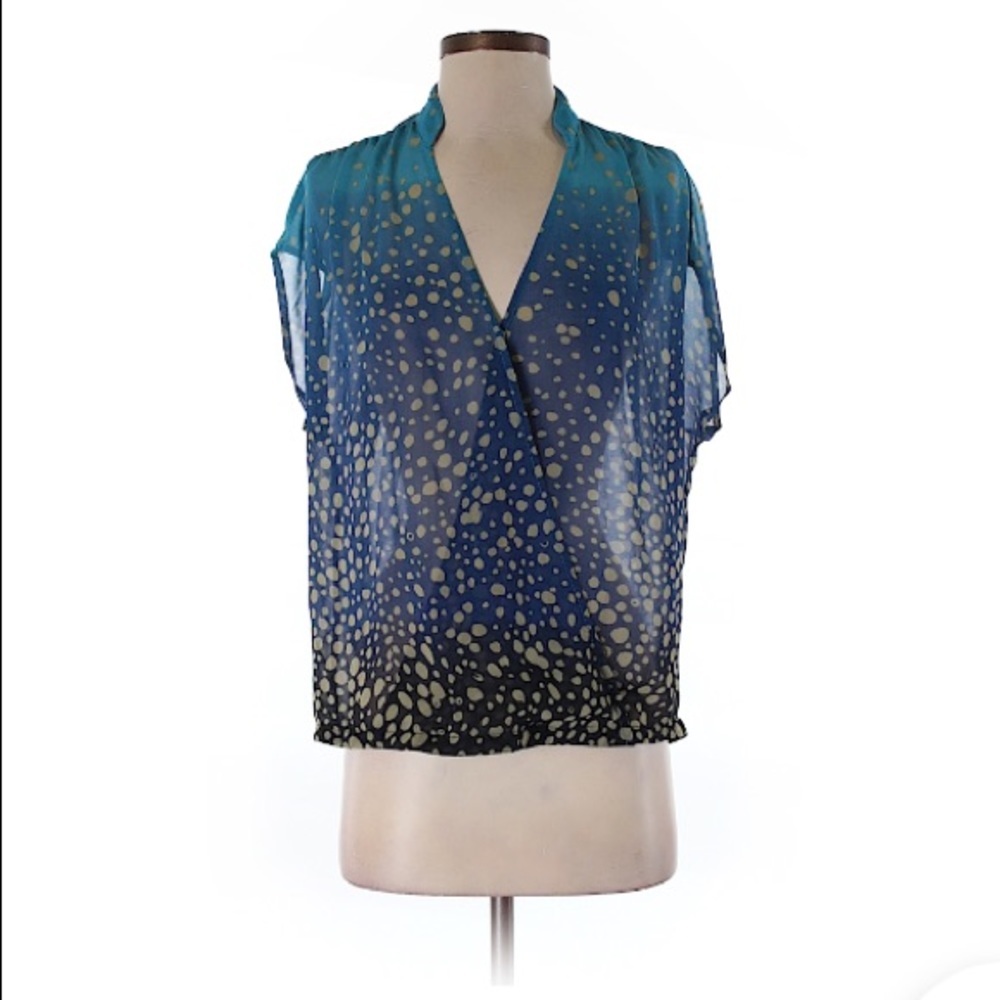 V neckline 3/4 sleeve blouse